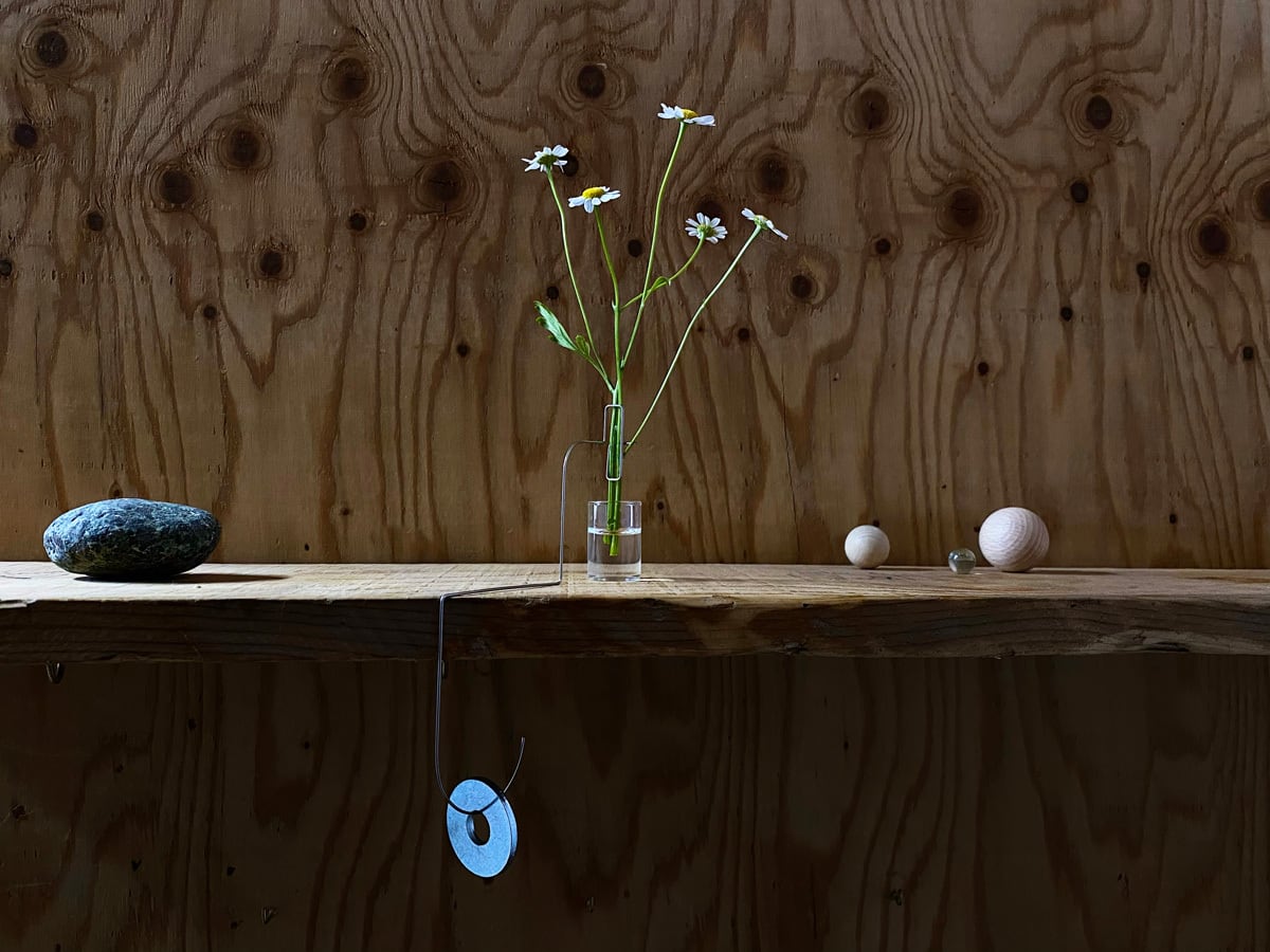 PINTCLIP_ピントクリップ｜バランスモビール_風にそよぐ一輪挿し