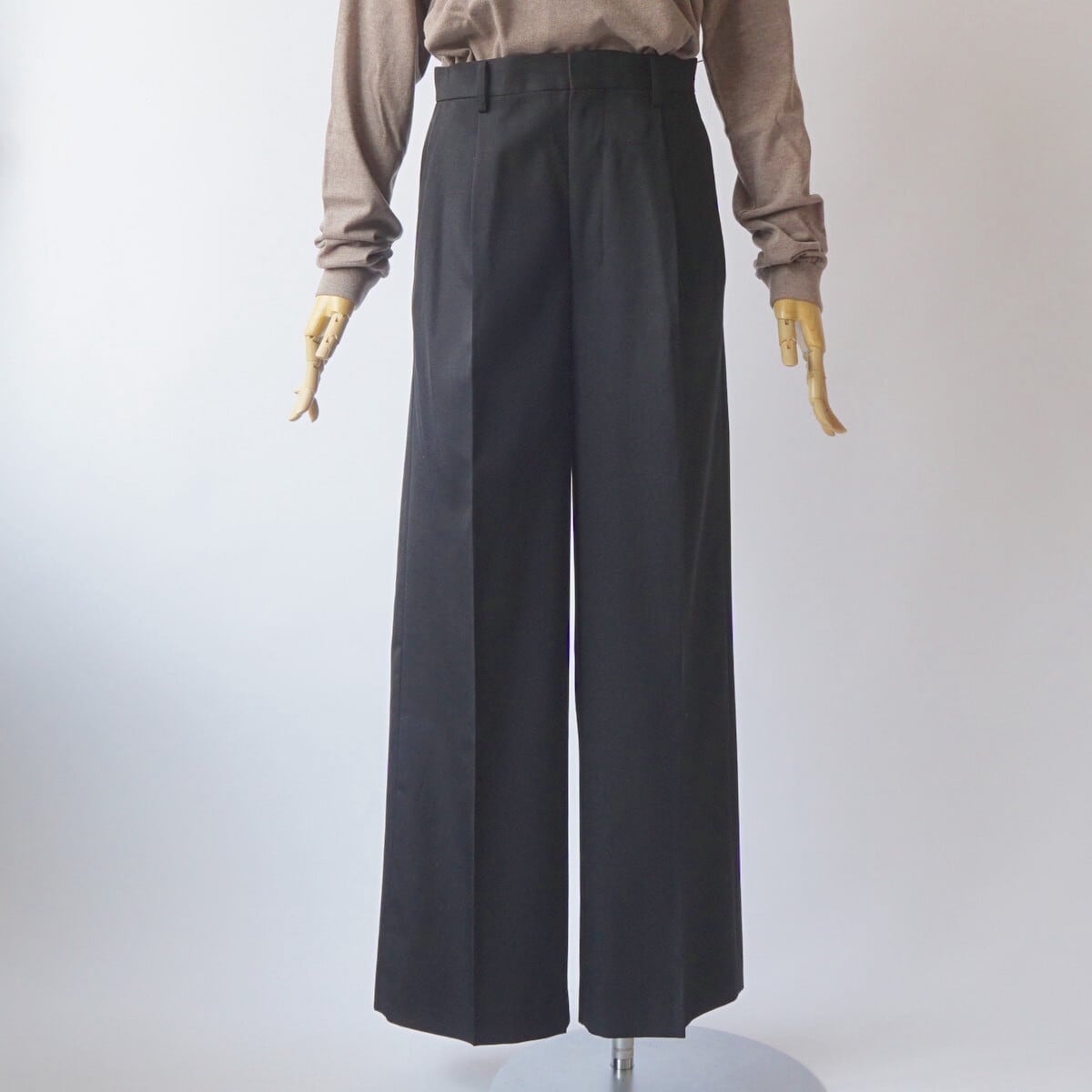 AURALEE/オーラリー・LIGHT WOOL MAX GABARDINE TWO-TUCK SLACKS | a
