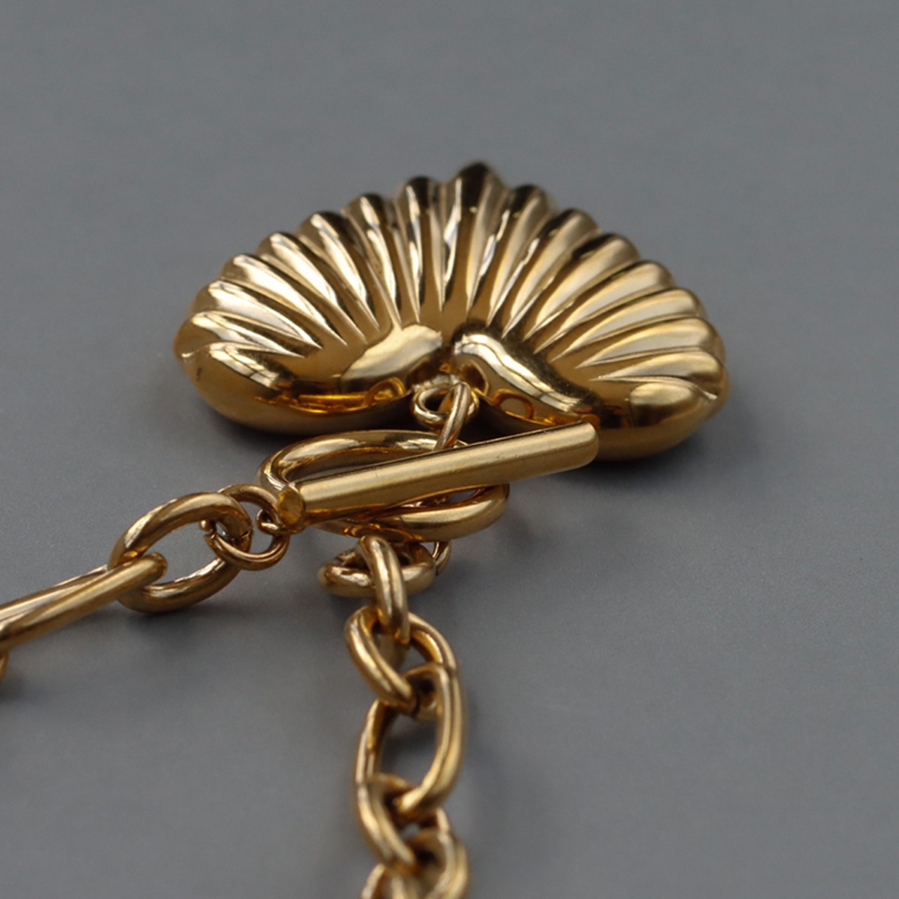 【ネコポス便】金属アレルギー対応  立体ハートモチーフ チェーンネックレス 2388