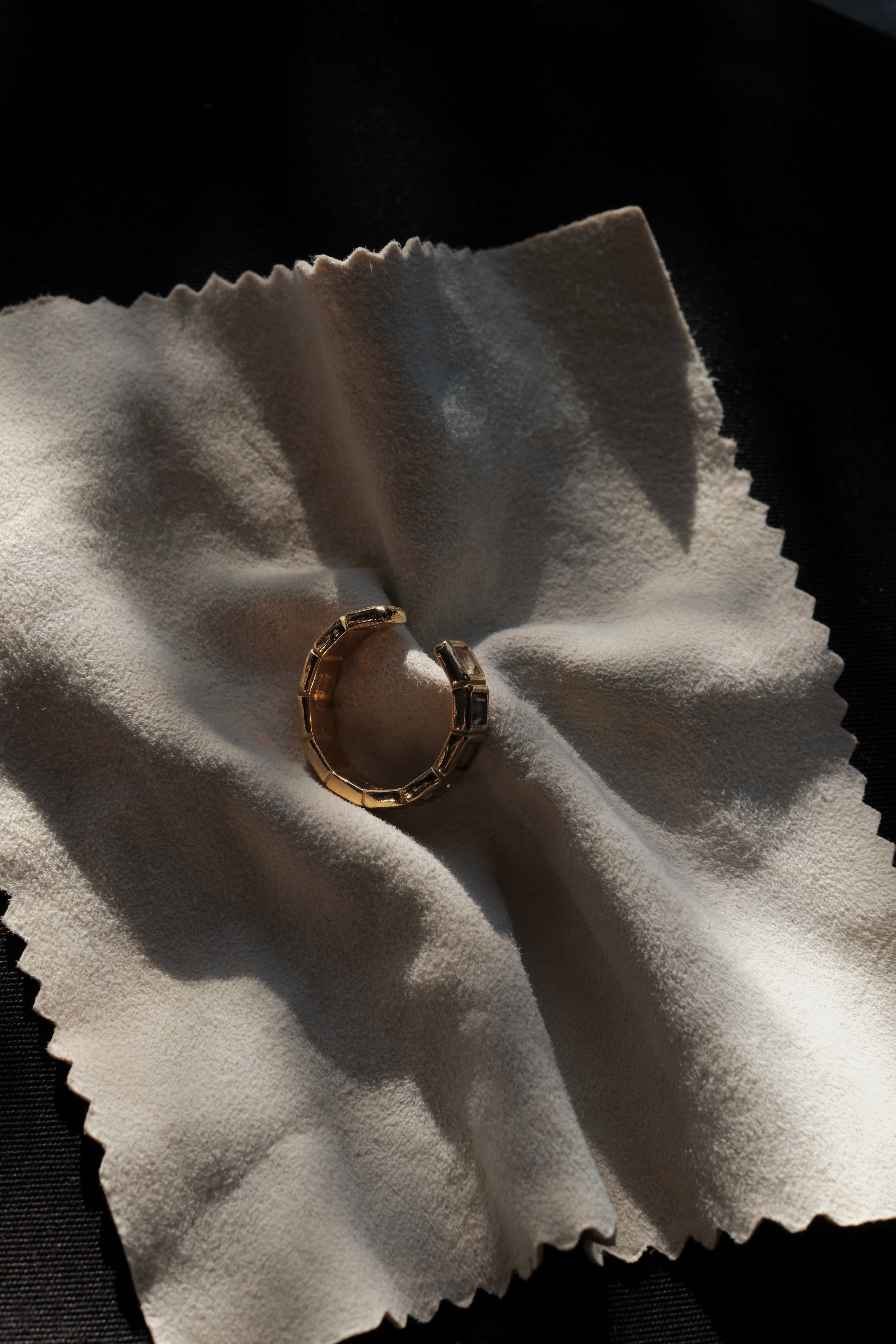 R.ALAGAN / SMALLE TILE RING | LIVING