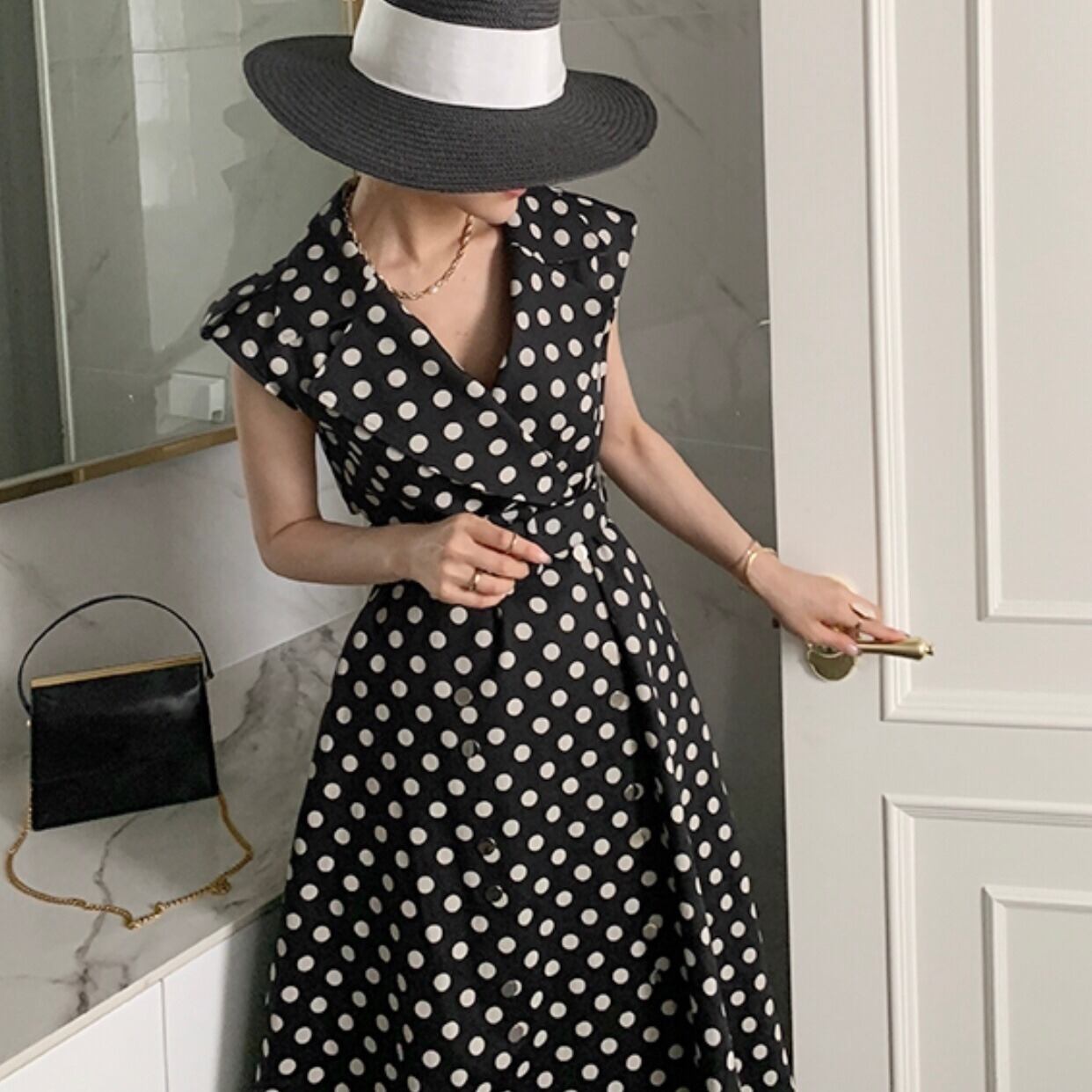 ドット柄がキュート 全2色 春夏 韓国 ベルト付き ロングワンピース ノースリーブ レディース 大人 シンプル オシャレ フェミニン カジュアル お出かけ デート Ll015 Lililapis