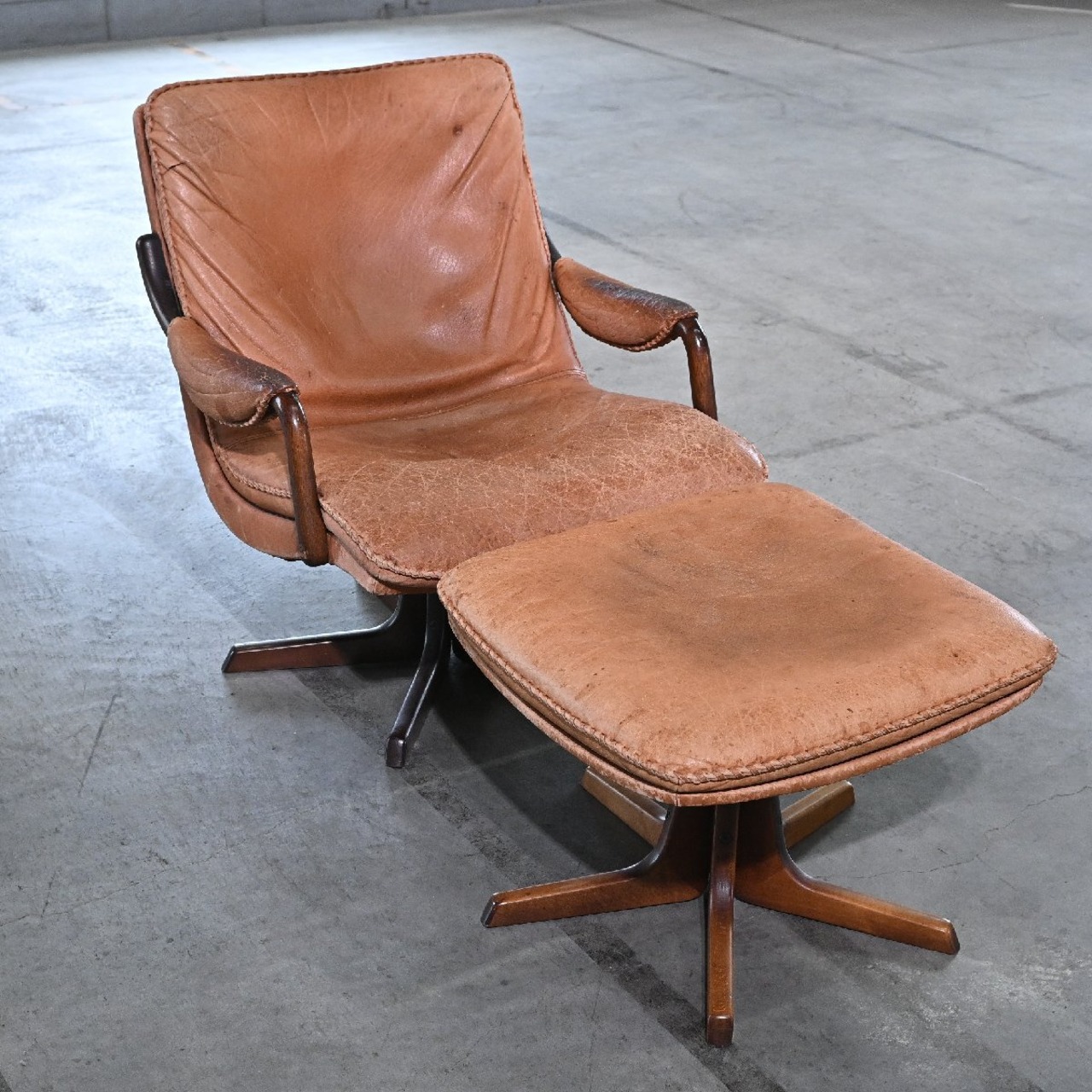 北欧ビンテージ BERG furniture 1人掛けソファ オットマンセット オーク無垢材 本革 アーム シングル デンマーク ベルグファニチャー【中古家具/中古インテリア/USED家具ユーズド家具/リサイクル】