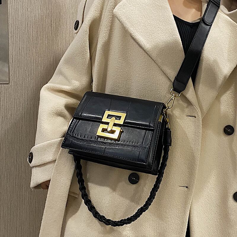 オータムウィンターレッドスタイル 秋物 冬物 スクウェア メッセンジャーバッグ 手作りハンドバック74193930331