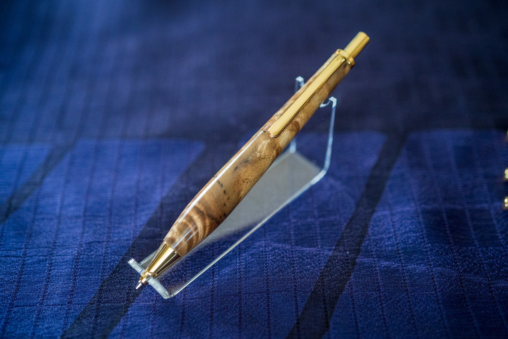 【 緻密な黄金の杢 】 マーブルウッド