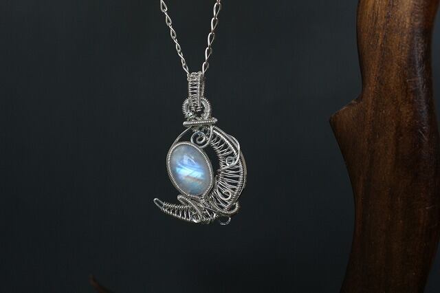 Rainbowmoonstone silver925 wirewrapping moon pendant