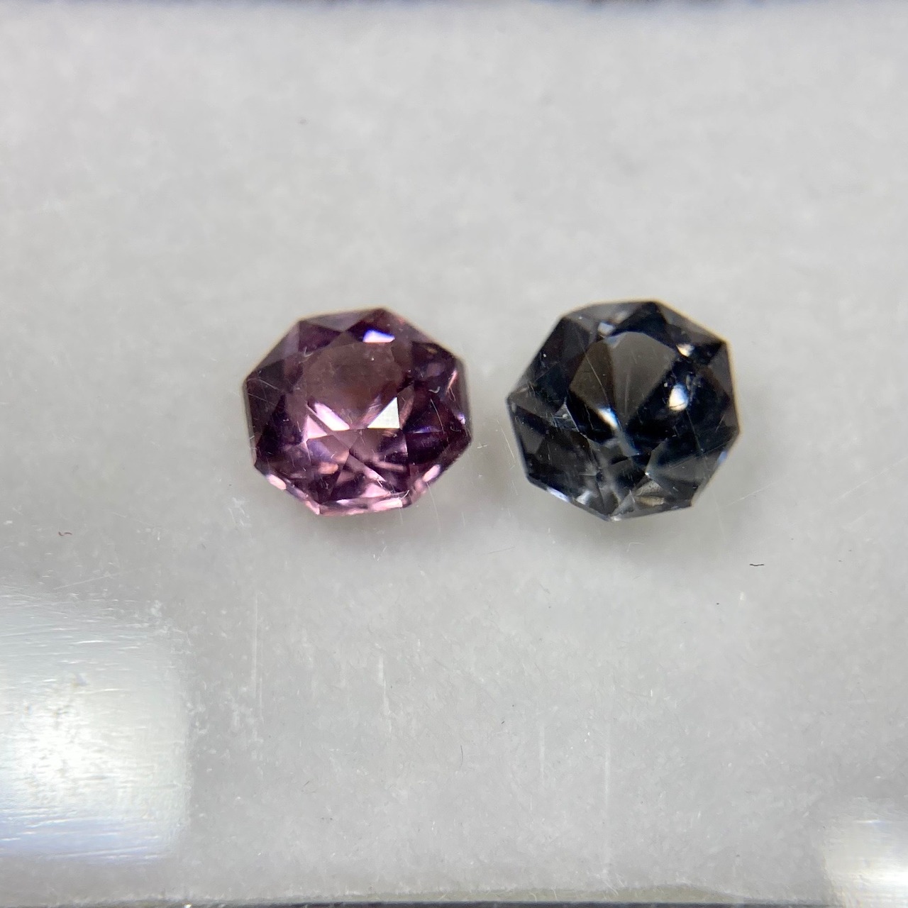 お花みたいなスピネル 約4.8mm-5.0mm 2点セット No.28