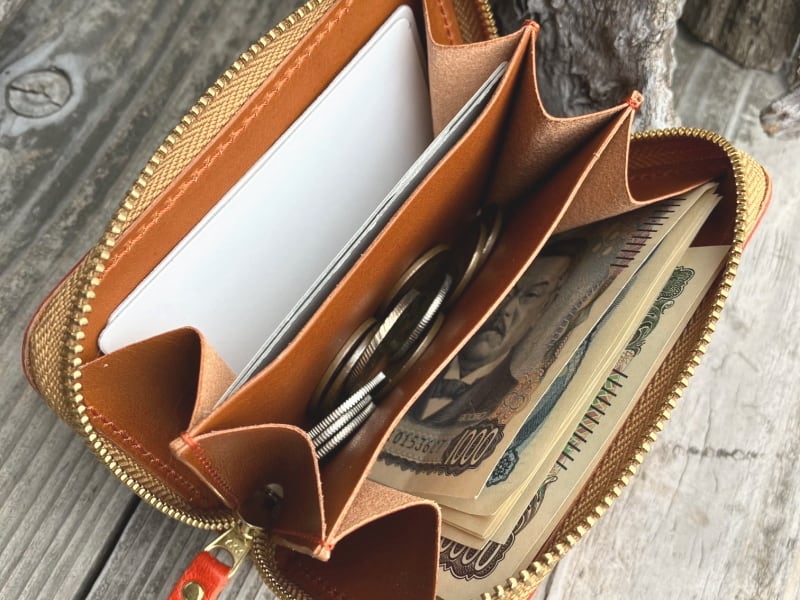 ドラゴン　財布海外製品 広島ドラゴンフライズ×ベルズスクエア】コラボ 鹿革ミニラウンド