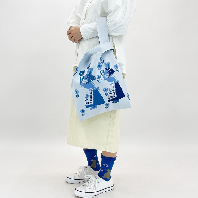 【Aiko Fukawa】布川愛子 KNIT MARCHE BAG  お花を掲げるうさぎたち ニットマルシェバッグ