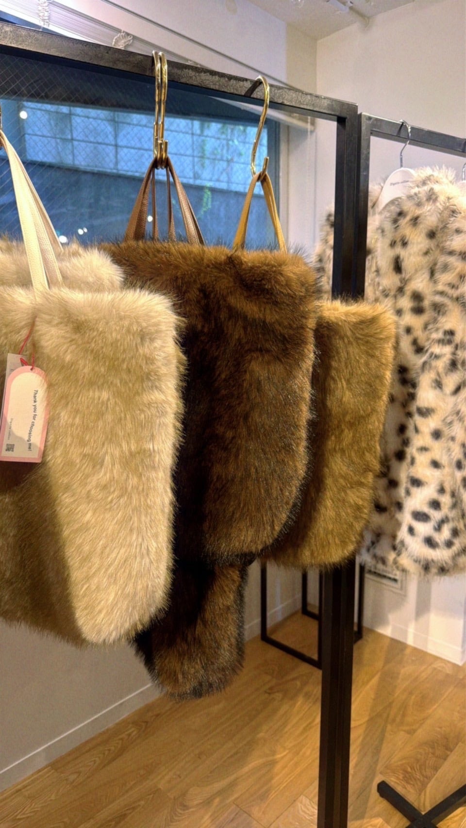 80256860 ファービッグトート