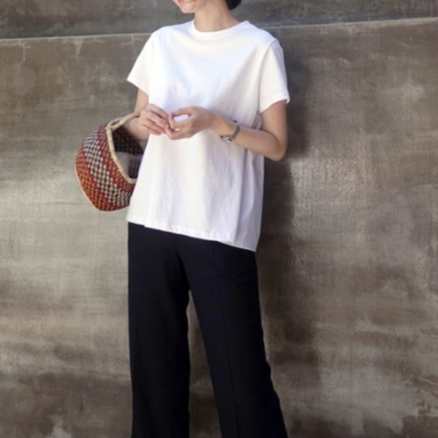 白シャツ レディース トップス ブラウス 袖あり 半袖 ラウンドネック 裾フレア シンプル 大人 おしゃれ お洒落 こなれ感 ラフ メンズライク キュート ガーリー ルーズ S M L XL 白 ホワイト 無地 夏 春 10代 20代 30代 40代 50代 女性用 ママ 学生 通学 お出かけ 公園デビュー 女子会 お泊まり 休日 着回し 普段使い 重ね着 ファッション コーデ スタイル 楽ちん 体系カバー 定番 プチプラ 送料無料