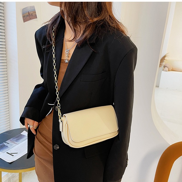 チェーン オータムウィンター 秋物 冬物 スクウェア メッセンジャーバッグ 手作りハンドバック69048814443