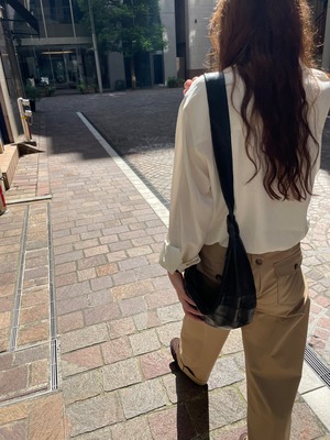 [BELLMI] leather croissant bag (cross)