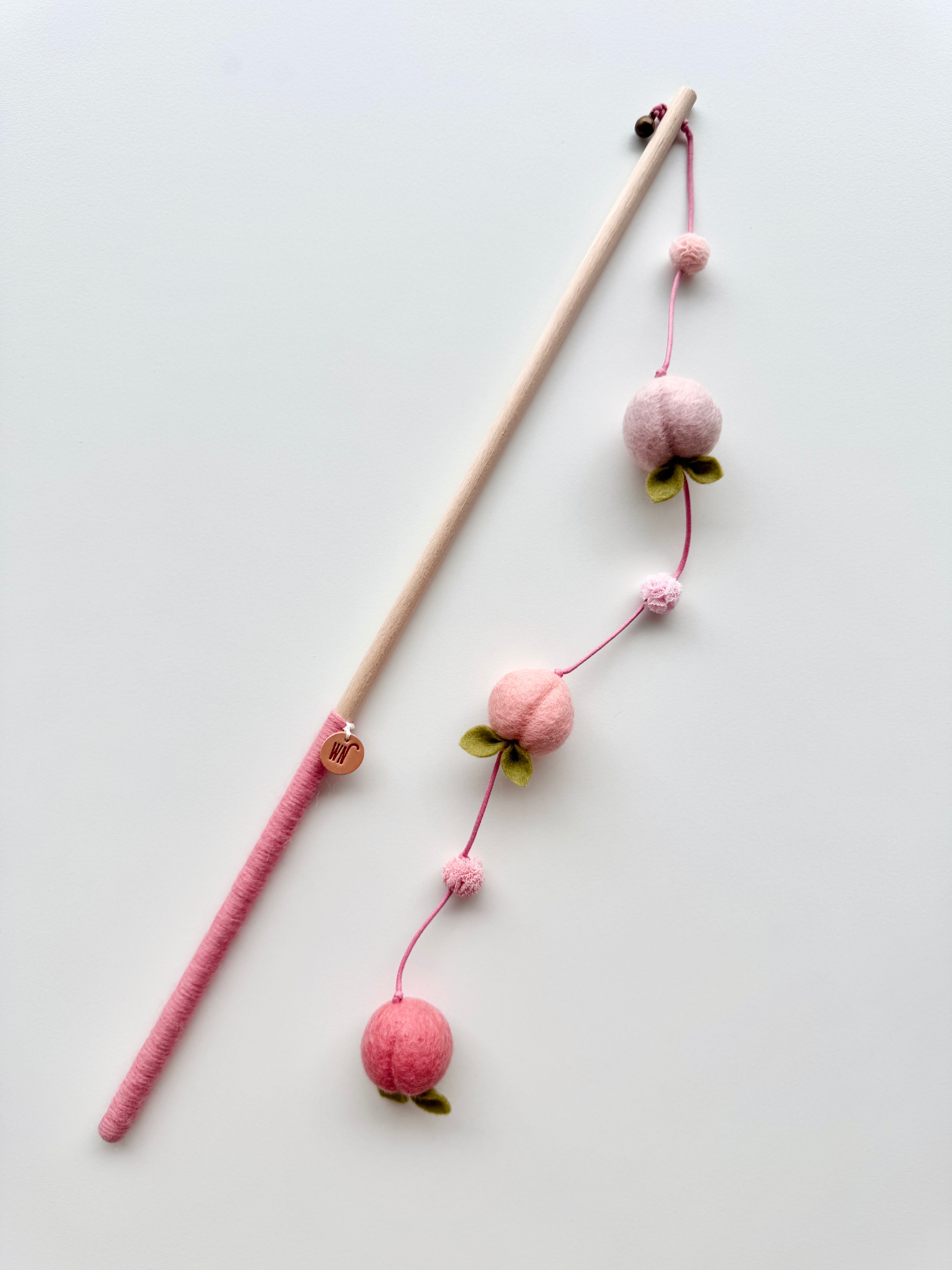 桃猫さん専用 peach rod from WETNOSE 猫じゃらし 桃 おもちゃ | nyanpets 猫グッズ
