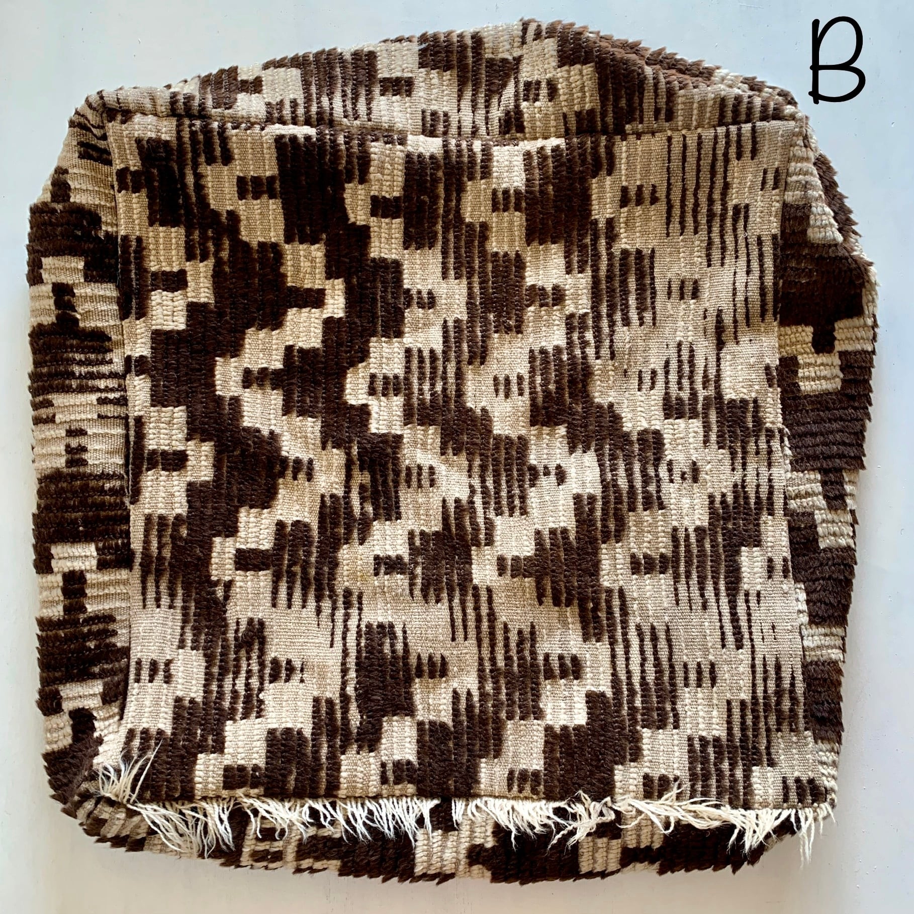 オールドラグをリメイクしたプフ | モロッコの暮らしと手しごと