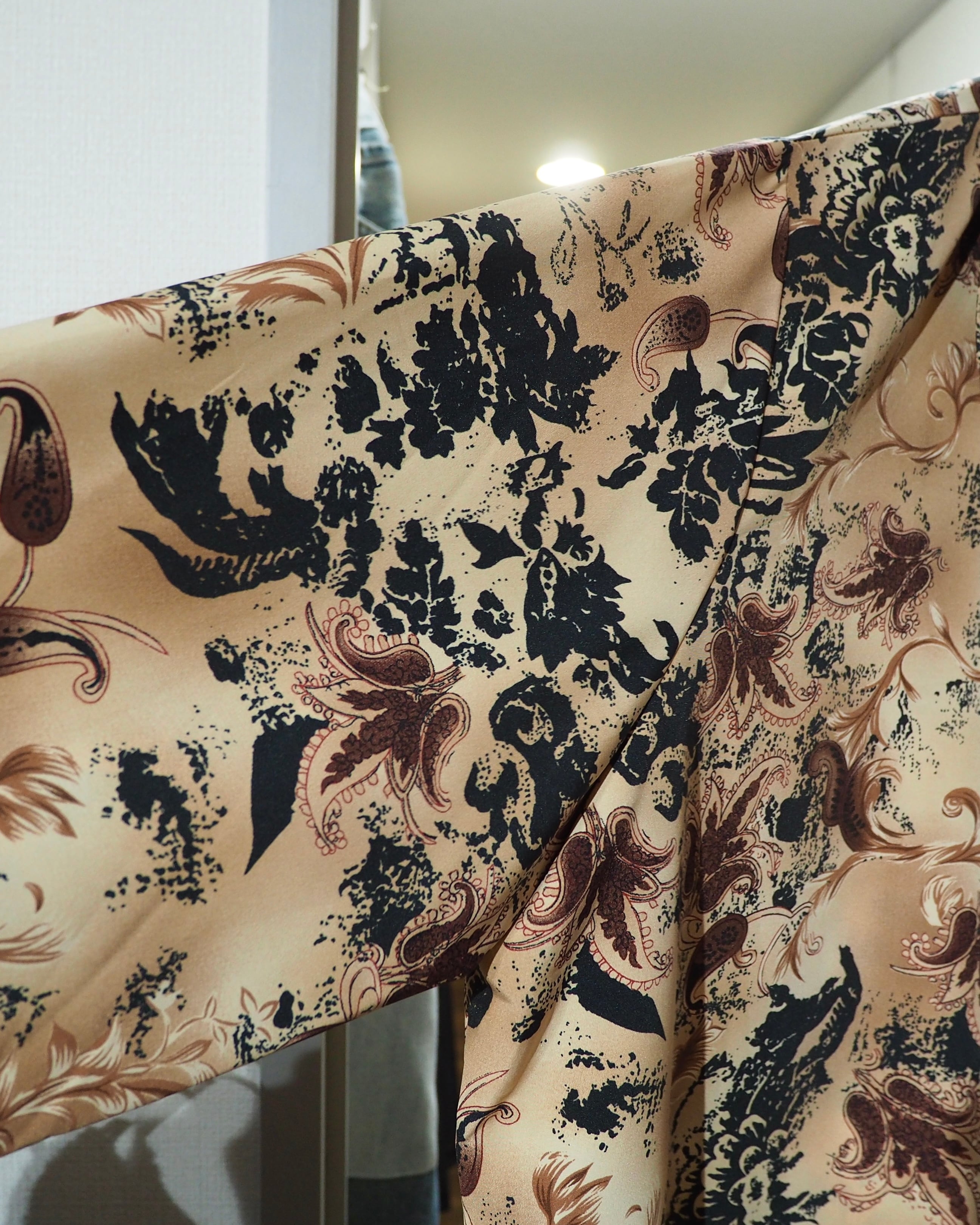 Beautiful Classic Flower All Over Pattern Drape Open Collar Shirt