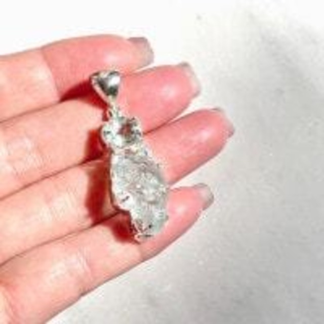 【超美石】アクアマリン　原石×カット　ペンダント　5496