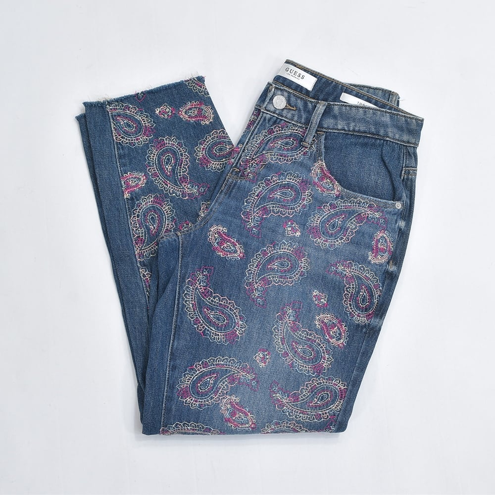 GUESS ゲス デニム ジーンズ ペイズリー柄 総刺繍 カスタム カットオフ ローライズ トムボーイ ジーパン ネイビーブルー USED ヴィンテージ ビンテージ 古着 レディース W72cm