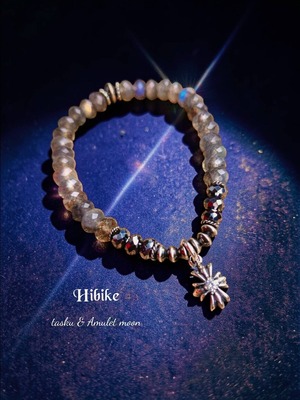 翼tasku×AMULET MOONコラボブレスレットクロスチャーム【Hibike】