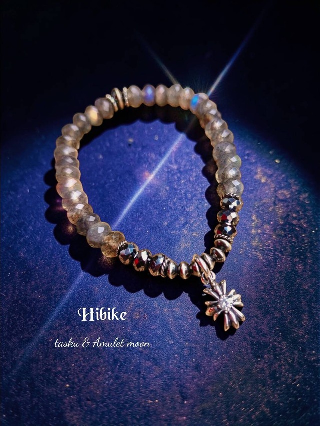 翼tasku×AMULET MOONコラボブレスレットクロスチャーム【Hibike】