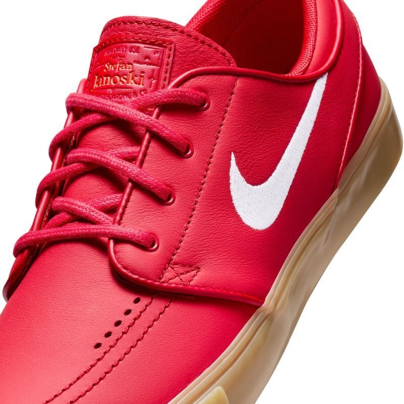 330サイズ以上限定一セットのみ！NIKE赤箱60箱 330サイズ以上限定一セットのみ！NIKE赤箱60箱 【公式通販】