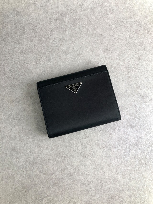 プラダ PRADA 2つ折り財布 黒 キルティング ナイロン×レザー（PRADA  