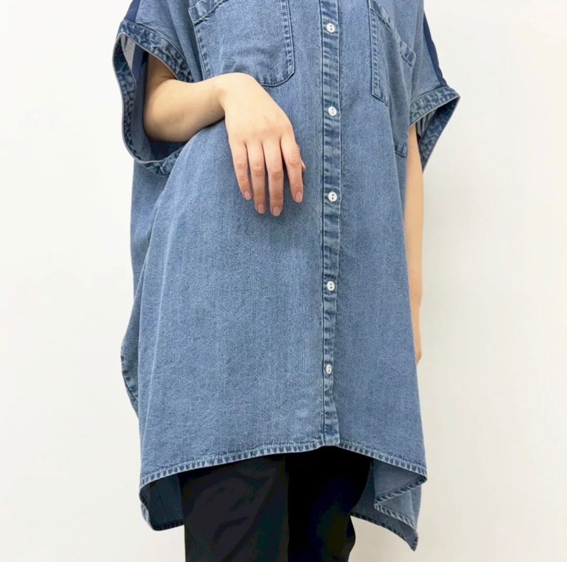 【ブラックです】cynical テンセンデニム×ジョーゼットロングシャツ CYNICAL】テンセルデニム×ジョーゼットロングシャツ 612-95131 | Posie