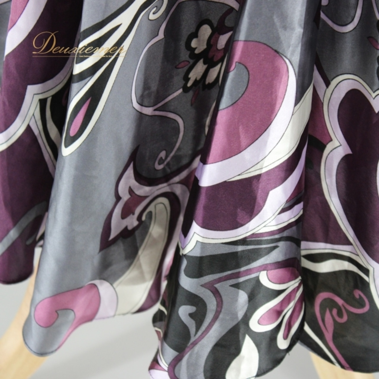 社交ダンス 衣装 スタンダード スカート レッスンウェア Create-Sun クリエイトサン 黒 紫 白 ブラック系 パープル系 ホワイト系 グレイ系 フレアスカート おしゃれ ダンスウエア カジュアル ストレッチ 体型カバー 高品質 ポリエステル 成人女性用 練習着 踊りやすい デザイン性 個性的 イベント使用 彩り豊か 動きやすい