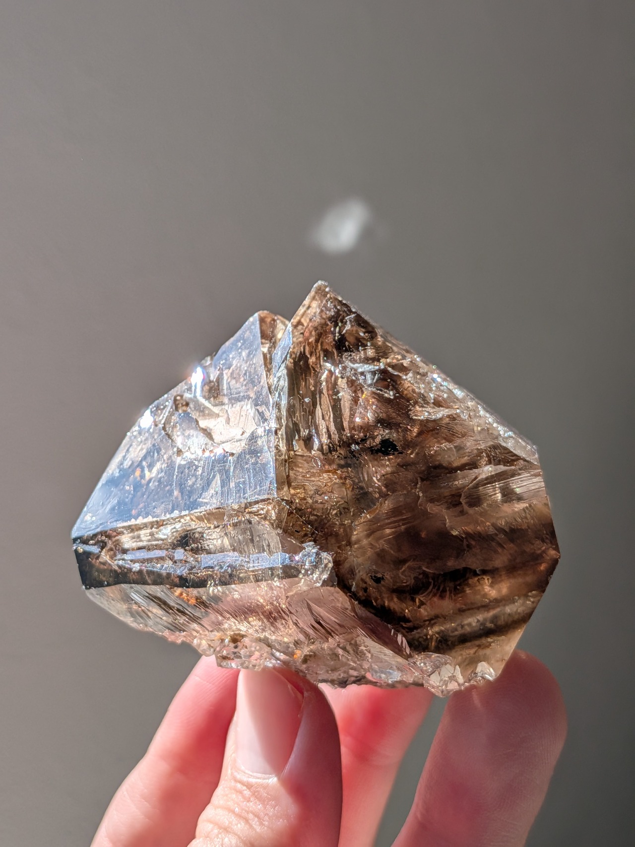 スモーキー・エレスチャルクォーツ ⭓ 両剣水晶・原石 ⭔ 中国・重慶産　✧　水曜日のセレクト