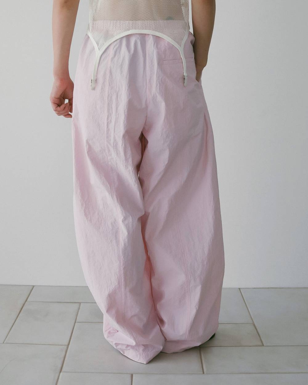 anuke(アンヌーク) Volumetuck Cocoon Pants | サウスオレンジ｜メンズ