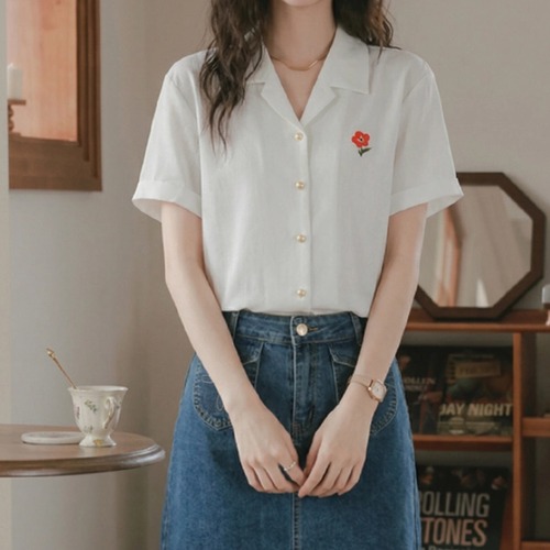 Vネックフラワー刺繍丸ボタンブラウス ・11141
