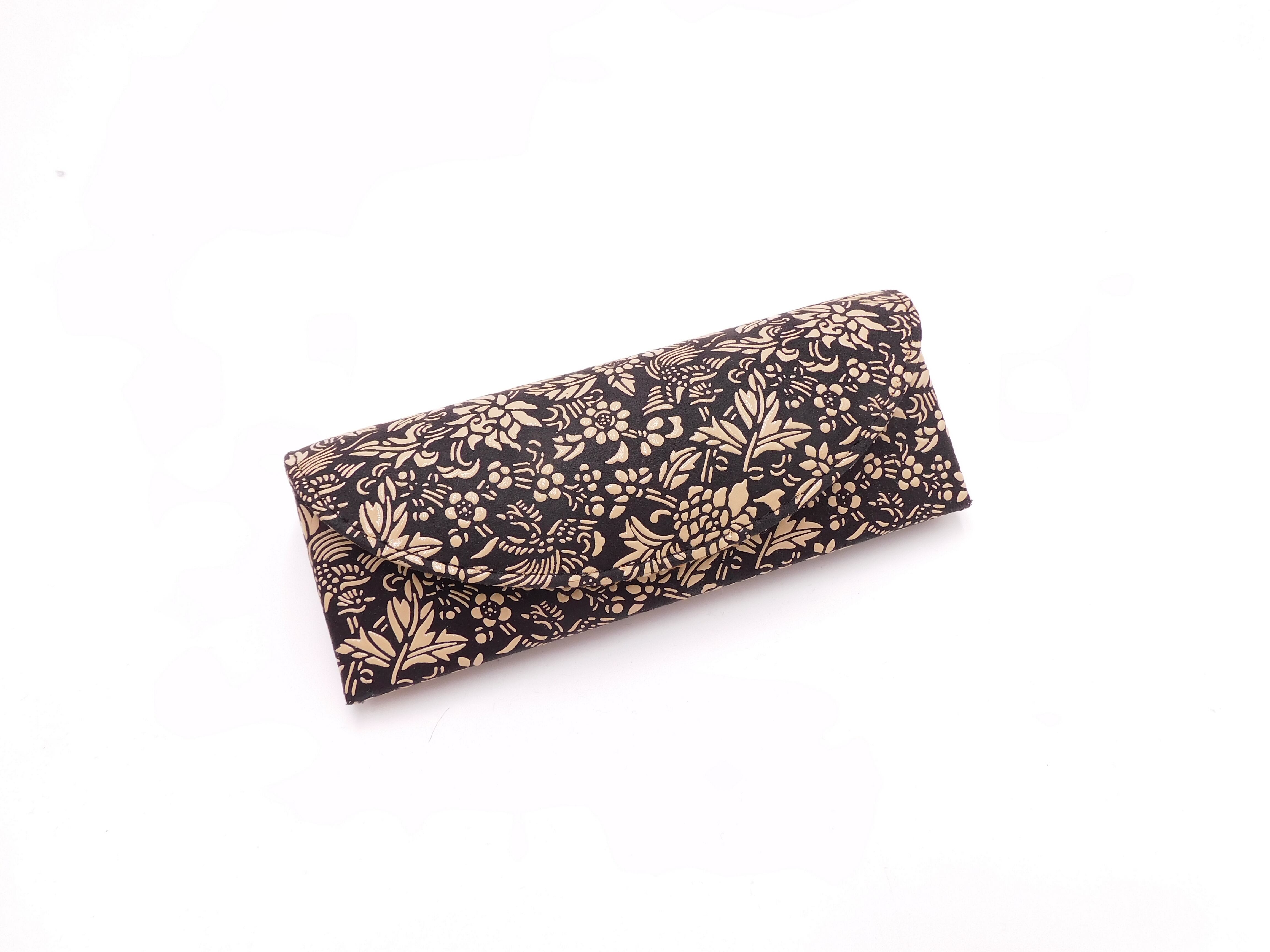 かぶせ眼鏡ケース 黒 白 牡丹と鳳凰柄 浅草前川印伝 直営オンラインショップ