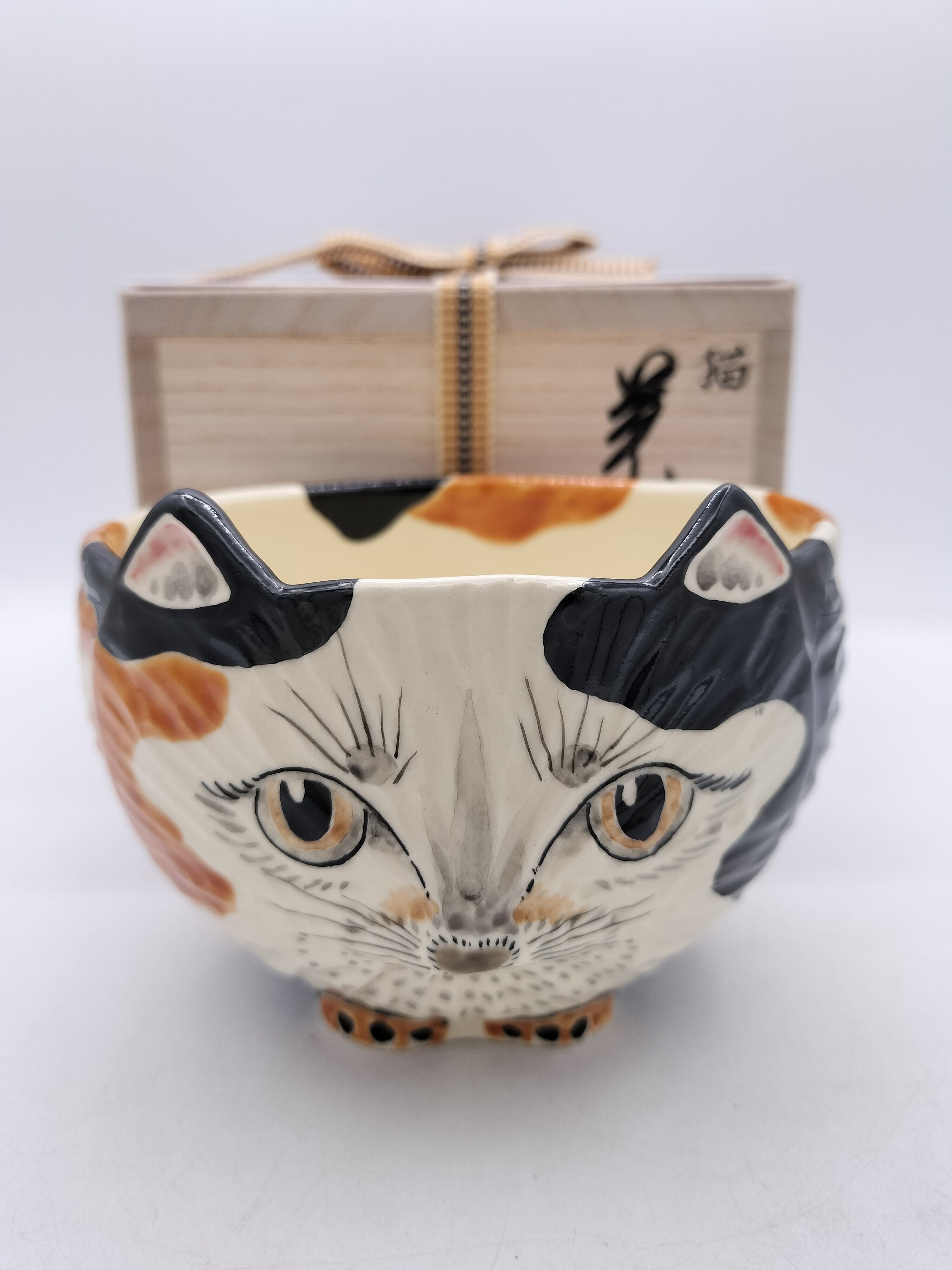 蓋置 六猫（白） 今岡三四郎・作 | 有限会社いとお（茶道具・華道具