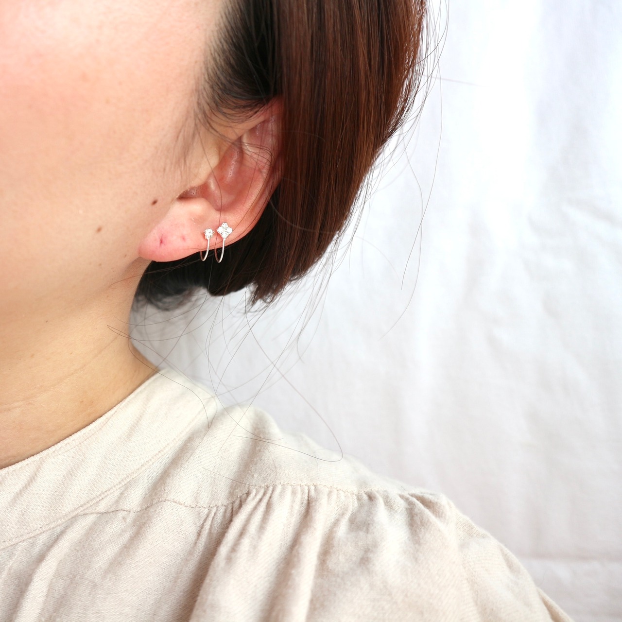 s925 スクエアきらきらストーン　ミニシルバーイヤーカフ