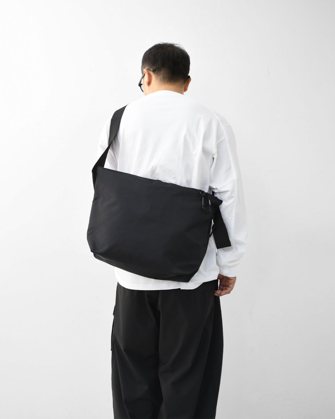 meltum [メルタム] NYLON MESSENGER BAG (M) [MTM-BG-0320-26