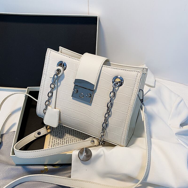 小さなバッグ女性バッグ2020夏の新しい波インワイルドチェーンショルダーメッセンジャーバッグネット赤ファッション小さな正方形のバッグ Tiancai_Wing_Bag4191956