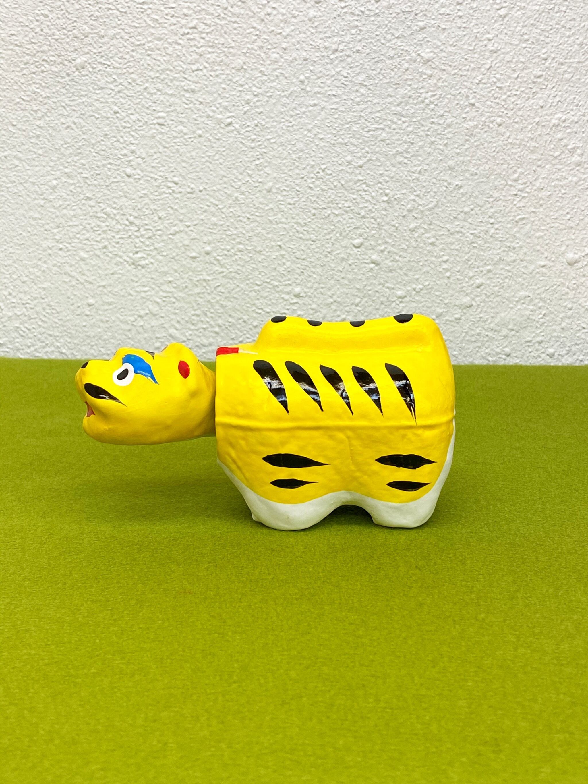 工芸品　虎 張り子の虎(子) 大阪張り子 | 株式会社 山本人形