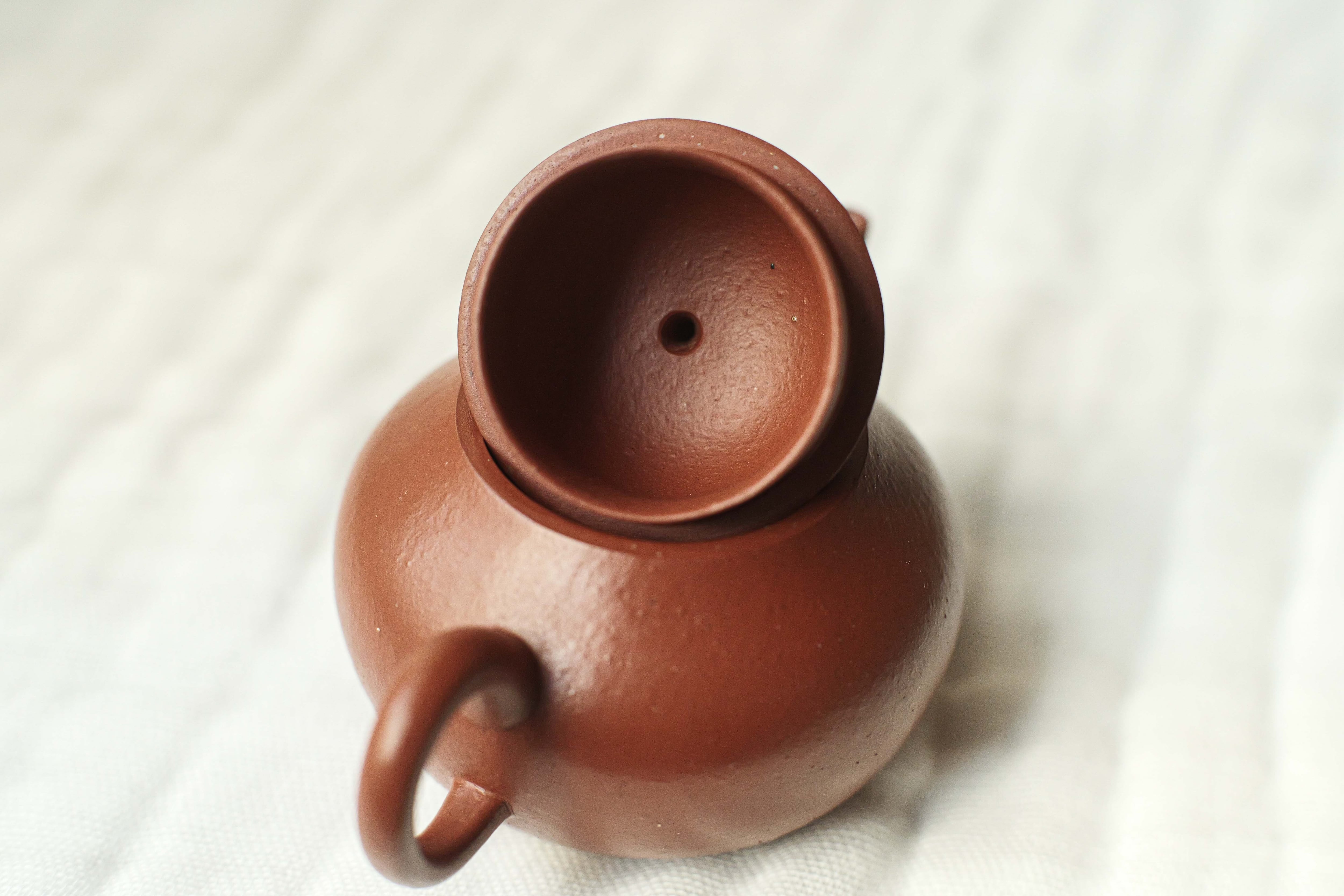 ヴィンテージ 宜興紫砂壺「梨式」（三友居銘・約75cc）・朱泥 | 北白川