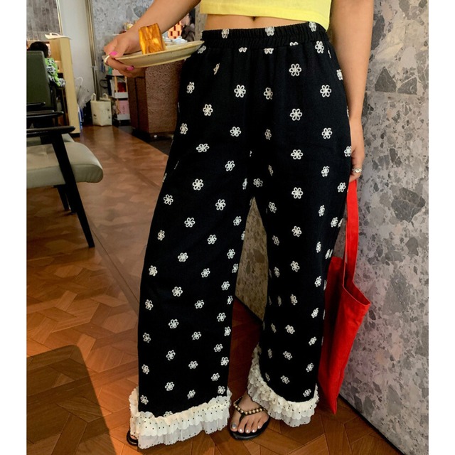 フリルヘムモノトーンフラワーパンツ　R01095