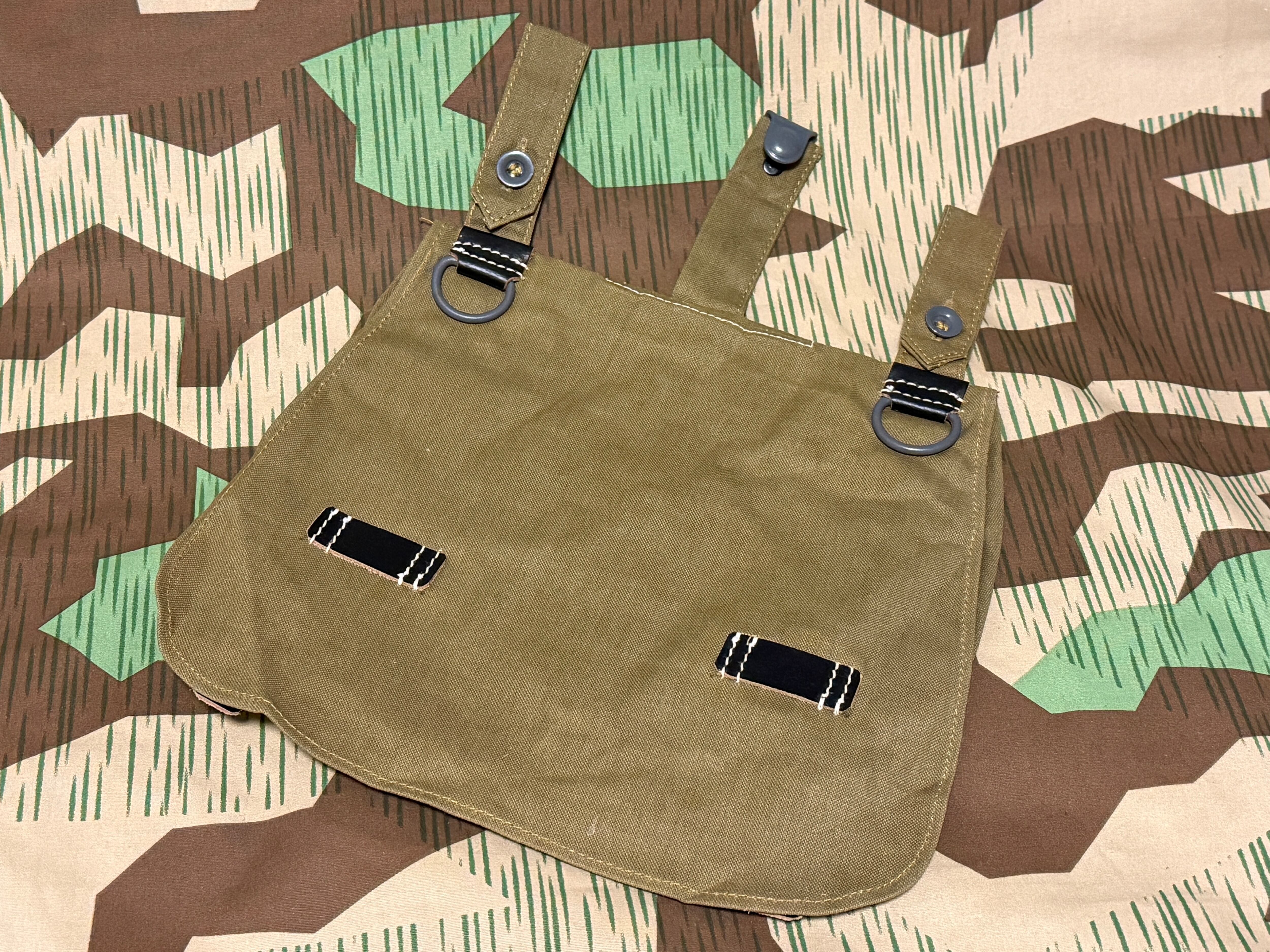 WWII ドイツ軍 M31雑嚢（後期型・ブラックレザー） | アイヘンバウム