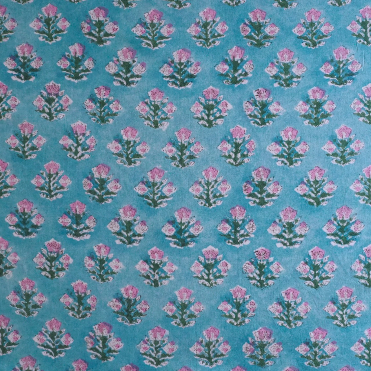 ブロックプリント生地【50cm単位】インド綿  小花柄 ターコイズブルー×ピンク#57931-BL2
