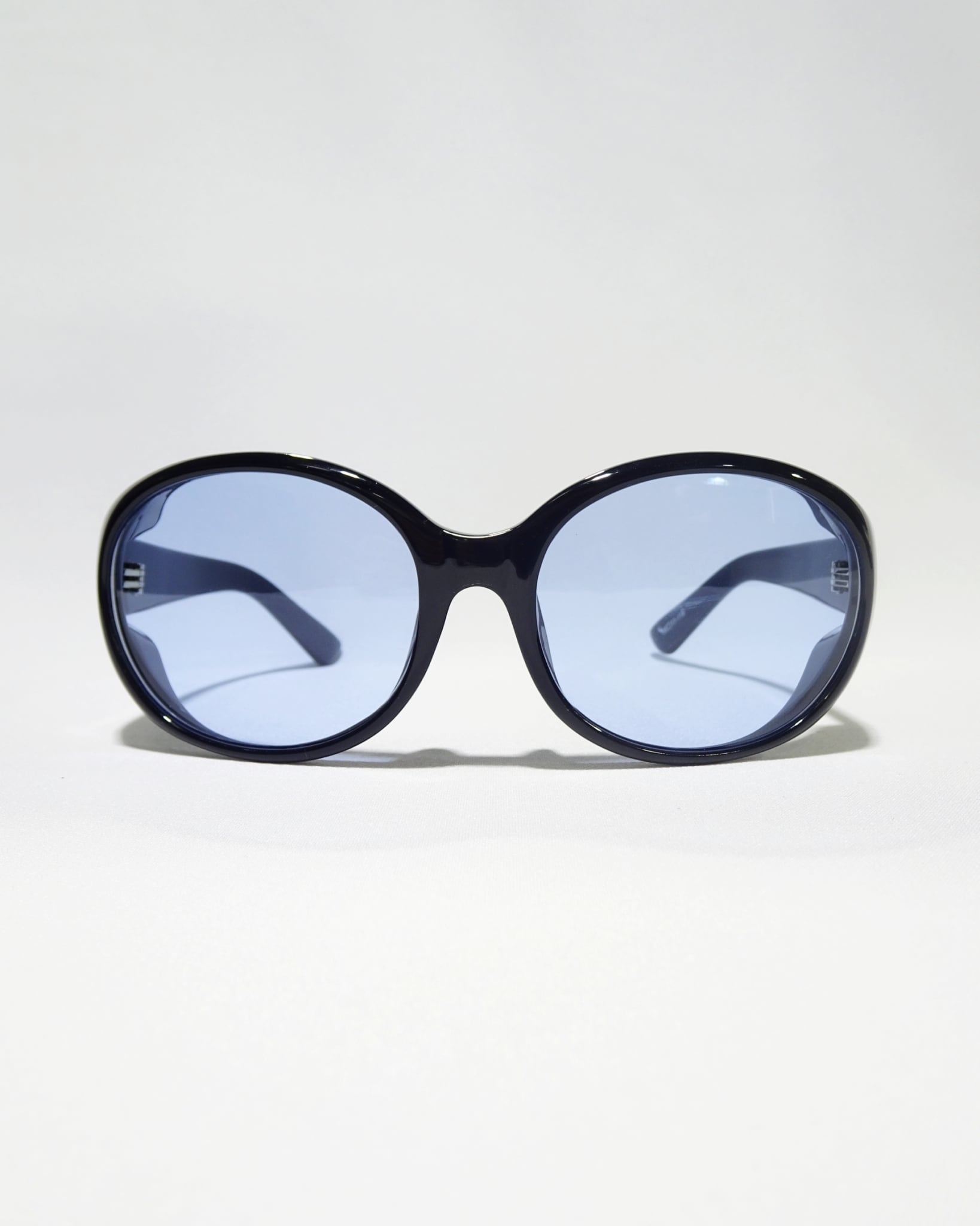 Round sunglasses - Black x Light Blue