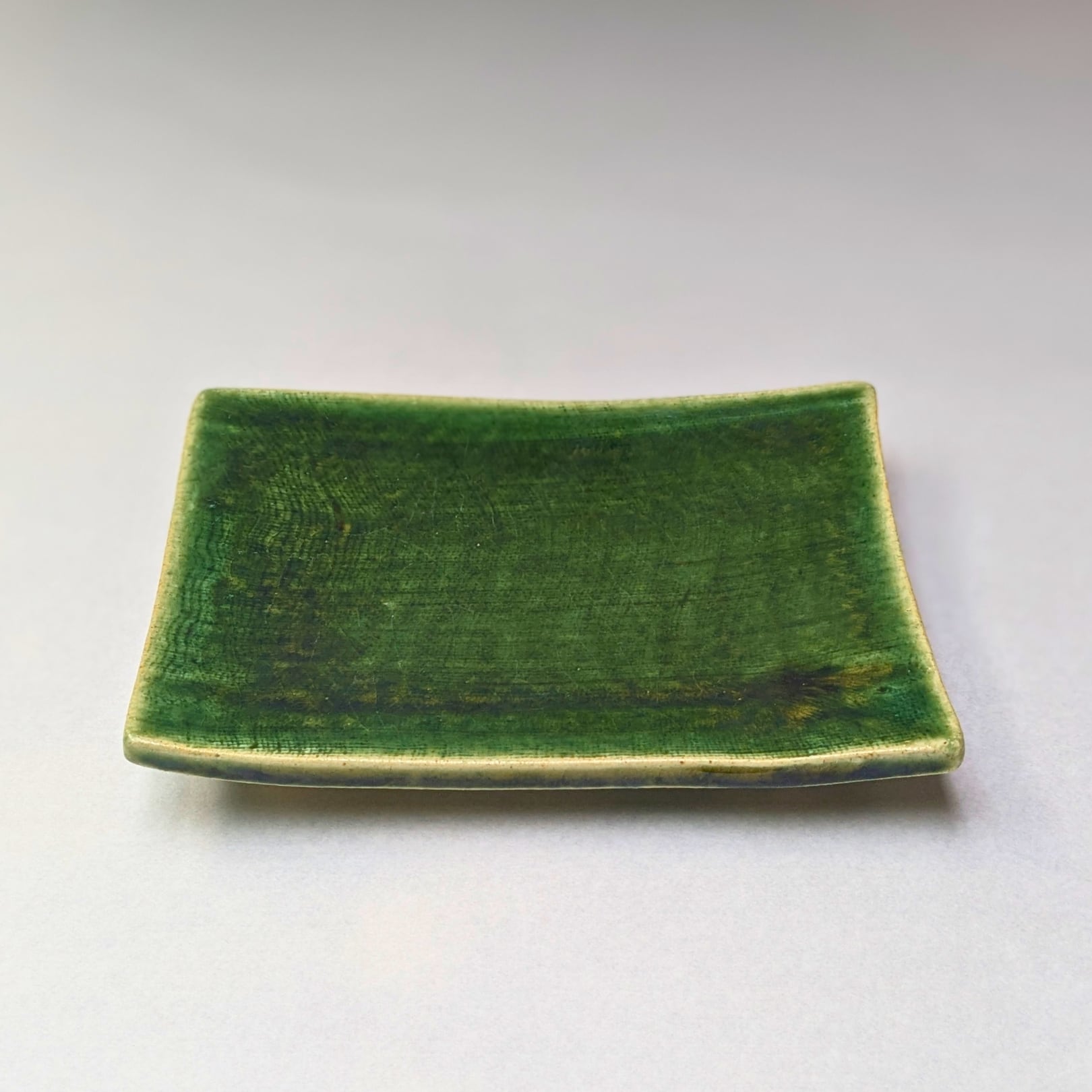 隅田焼高浮彫　　人物花入　　香二銘 隅田焼高浮彫 人物花入 香二銘 隅田焼高浮彫 人物花入 香二銘 【公式通販】