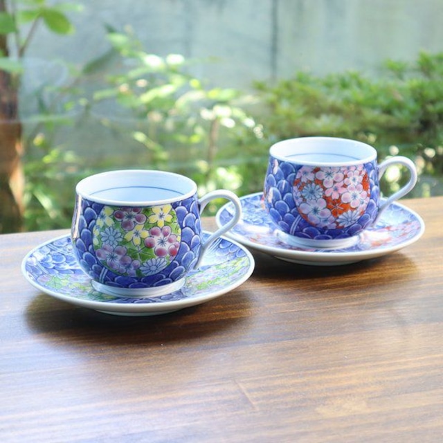 有田焼 コーヒー碗皿 青海波花絵 腰丸(緑・赤) 3-043