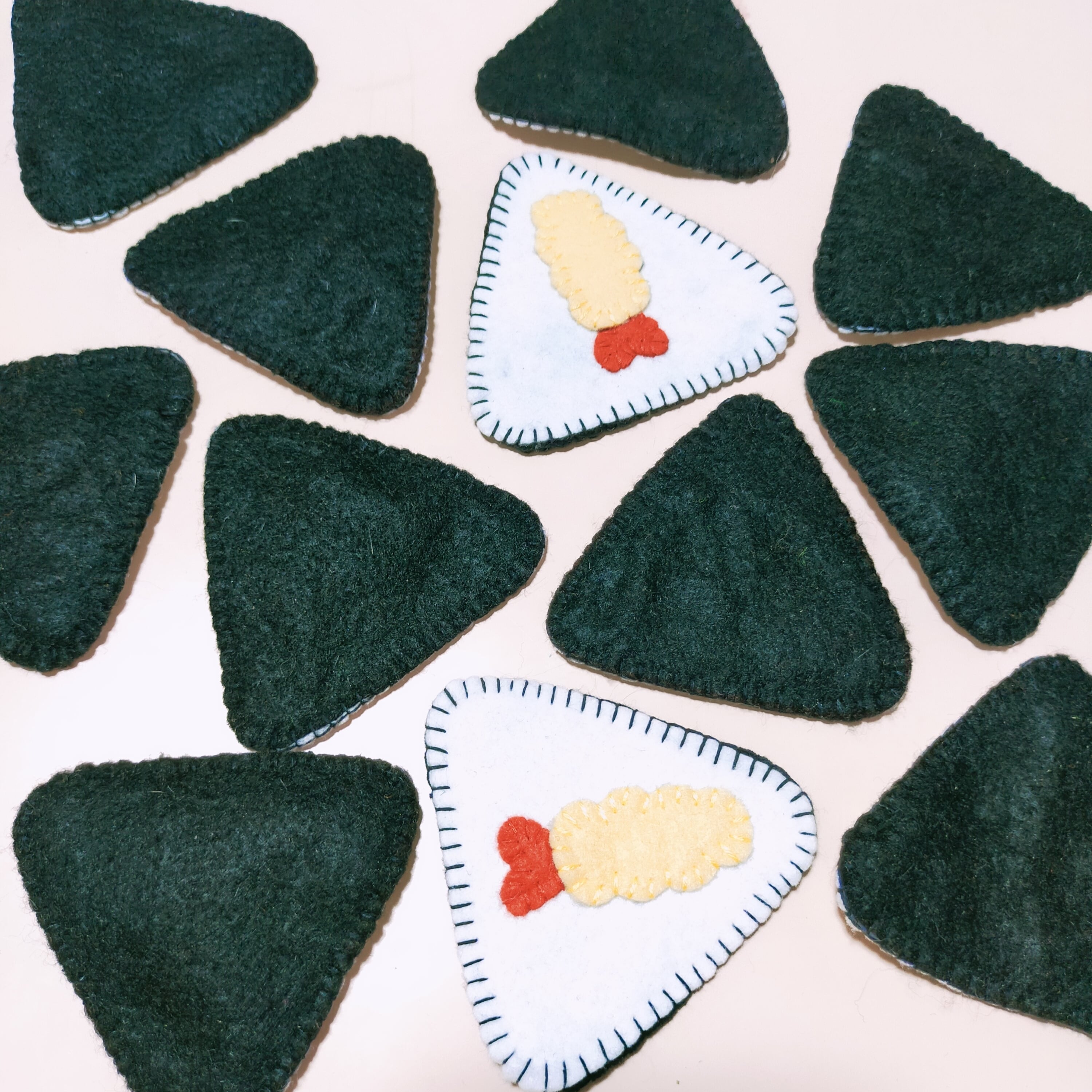 【オーダーページ】フェルト　おままごと　絵あわせ　神経衰弱 フェルトままごと おにぎり神経衰弱 絵あわせゲーム - feltzakka's
