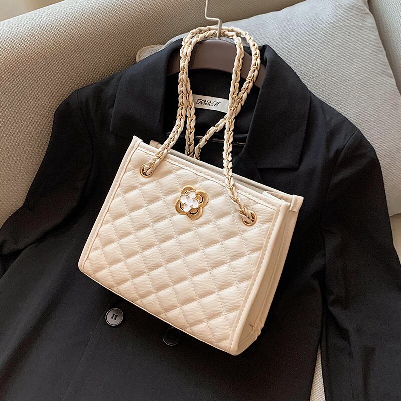 ネットセレブチェーンレディーススモールバッグ2020新しいトレンディなファッションロンバスワンショルダー脇の下のバッグワイルドウエスタンメッセンジャーバッグ Tiancai_Wing_Bag1949583