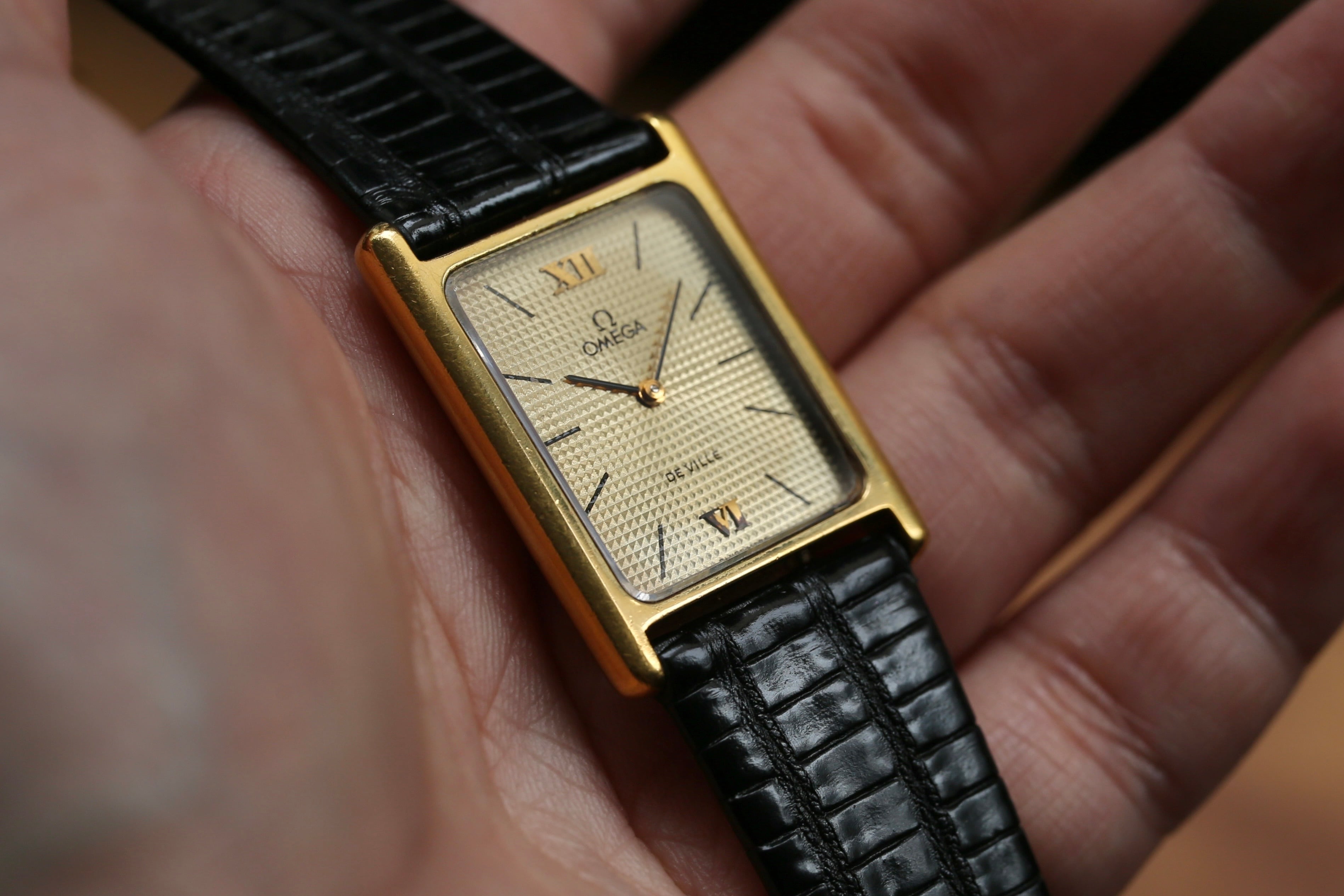 OMEGA】 1973年製 オメガ 『 デビル H型レクタンギュラー 』エンボス