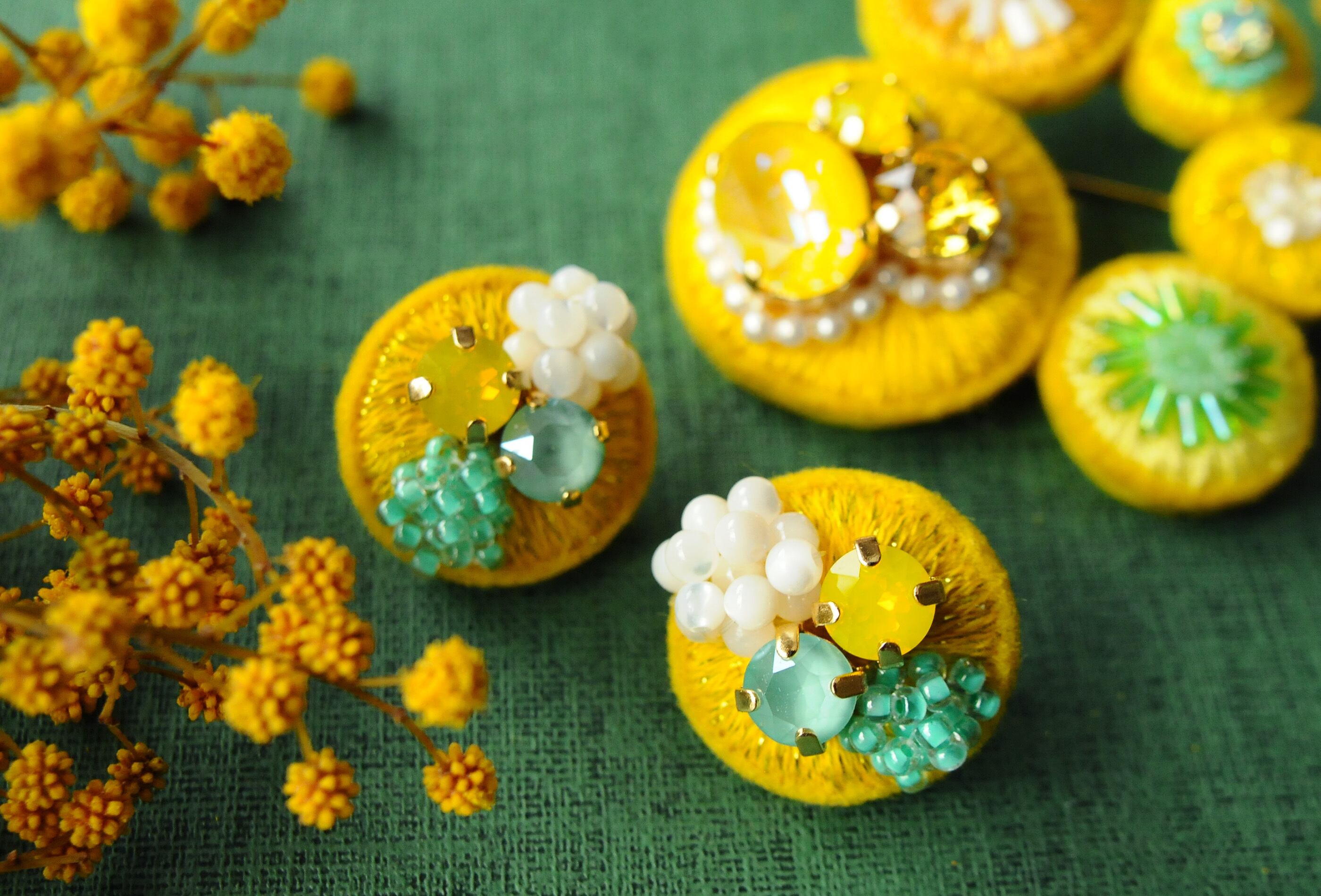 ＜Stella～遊び好きの星～＞刺繍イヤリング「ジュエルJewe/ミモザmimosa」/アレルギー対応パーツ変更可能