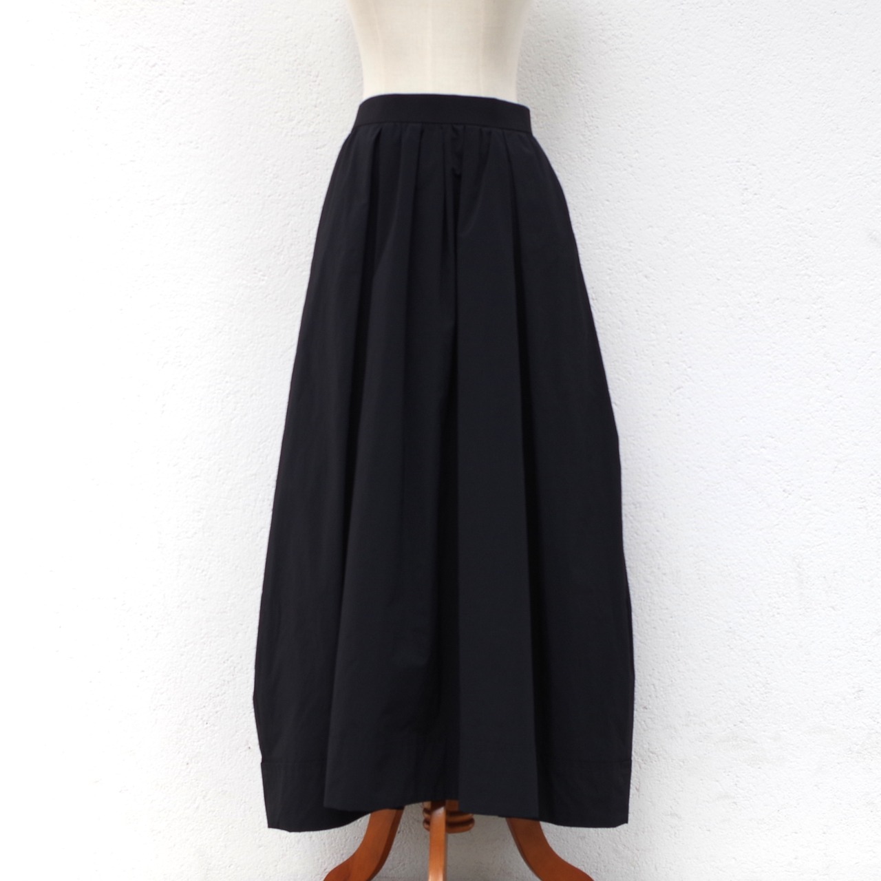 Pale Jute maxi skirt black