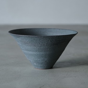 二階堂明弘 125　錆器 三角碗