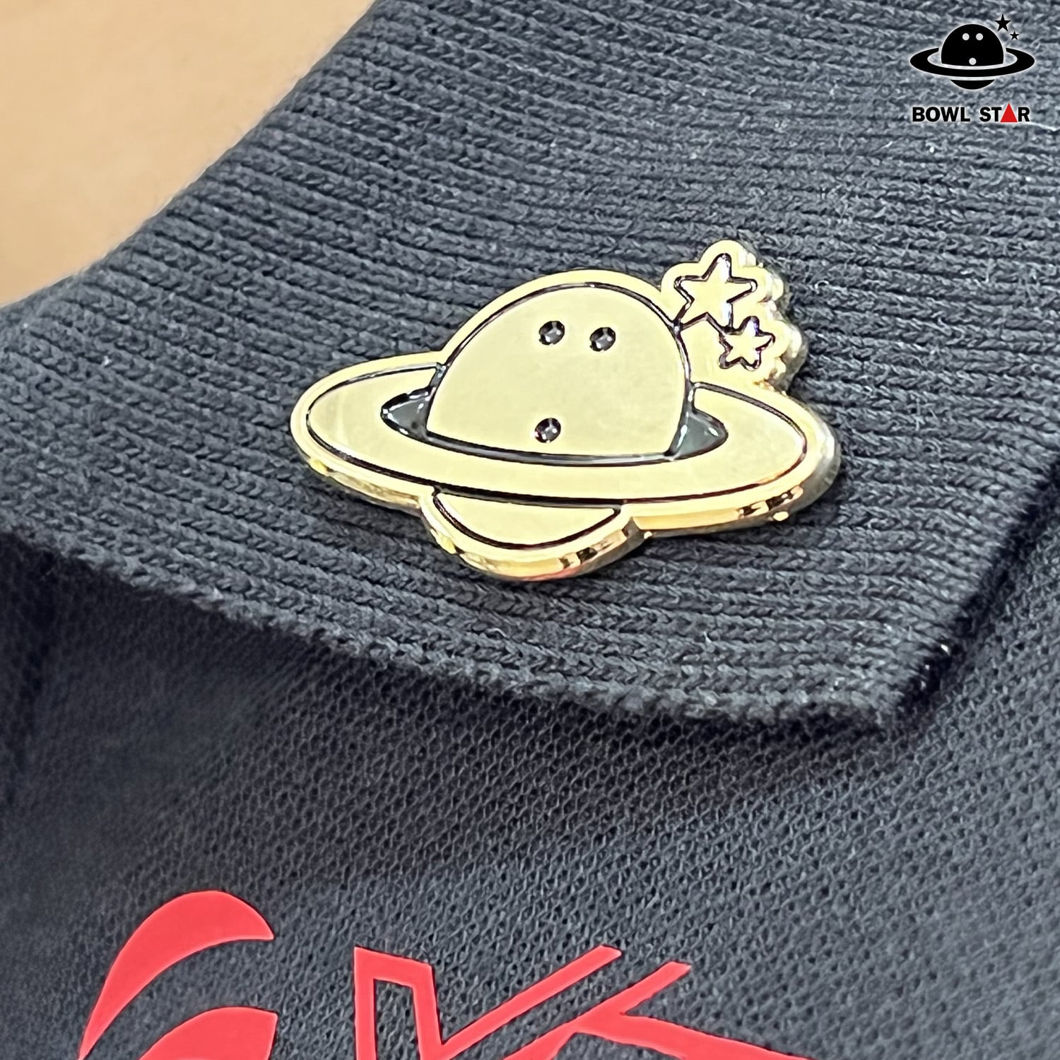 笑点のピンバッジ　円楽 Amazon.co.jp: ピンバッジ 八咫烏 ヤタガラスをデザインした